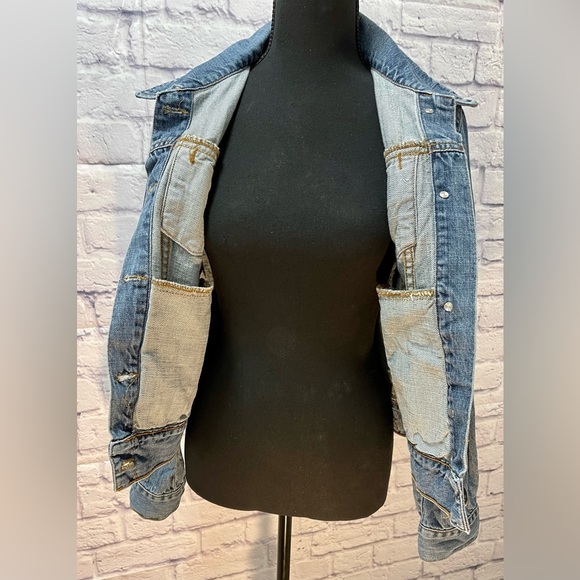 Old Navy Denim Jacket Women’s - Picture 2 of 9